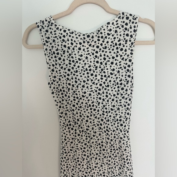 Misguided White Dalmatian Twist Front Dress - Picture 3 of 8